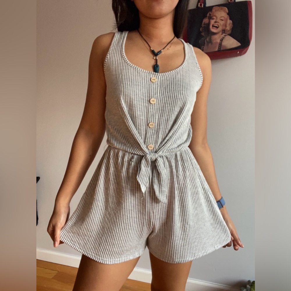NWT STRIPED TIEKNOT MINI JUMPSUIT SIZE S